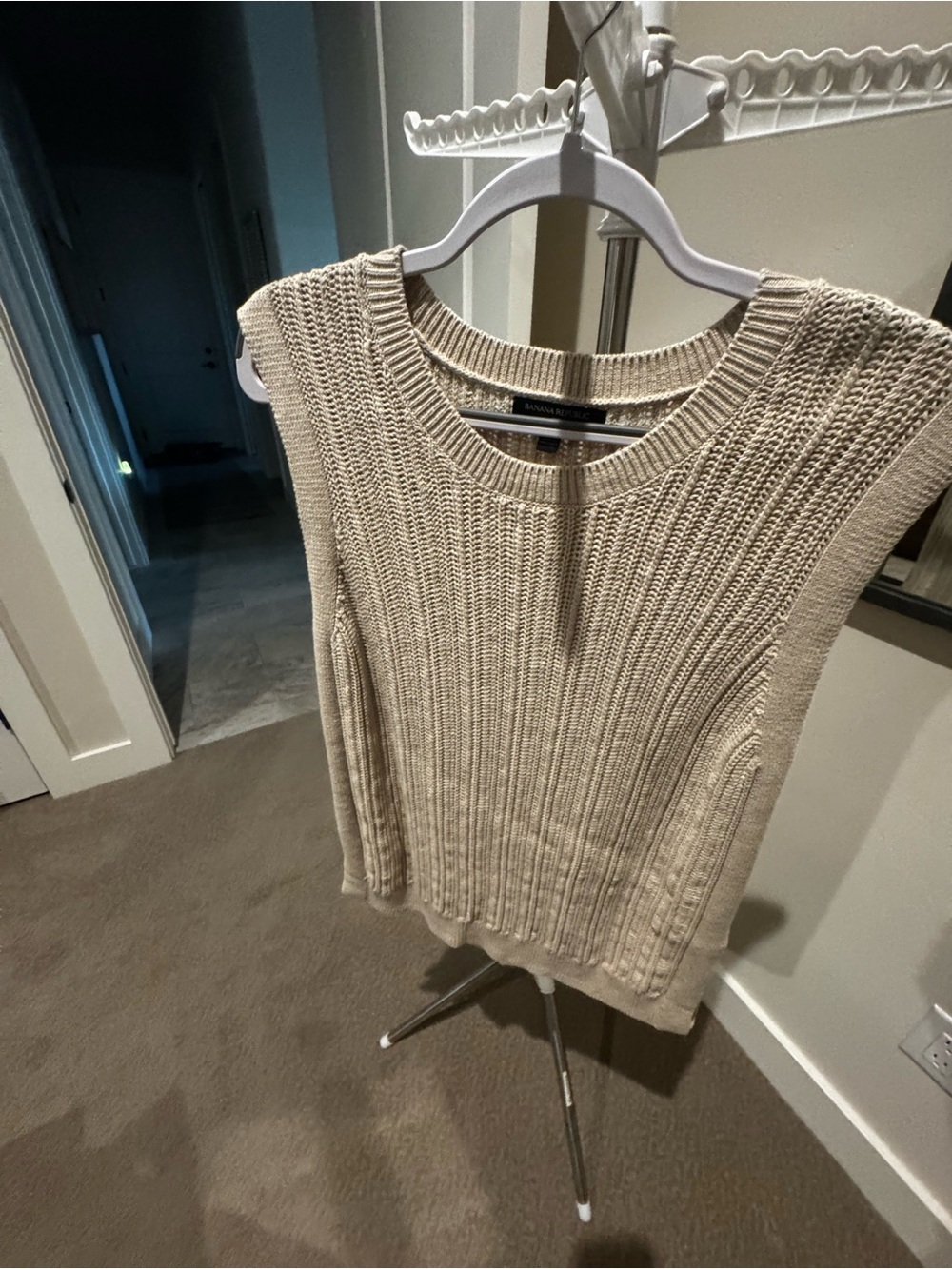 Banana Republic Cream Cable Knit Sleeveless Sweater Vest